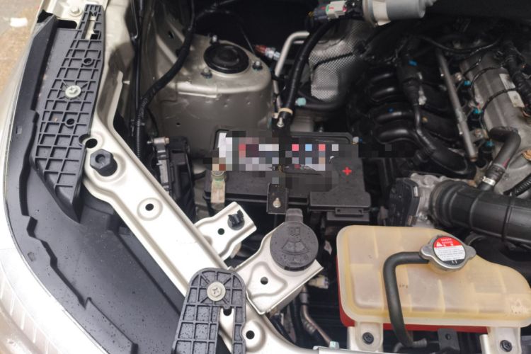 Used Dongfeng Fengon 380 2022 1.5L Comfort-Class Passenger Vehicle (Spiral Spring) – 7 Seats Engine Bay Right