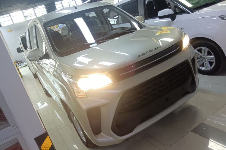 Used Dongfeng Fengon 380 2022 1.5L Standard Edition 7-Seater Passenger Vehicle Exterior 2