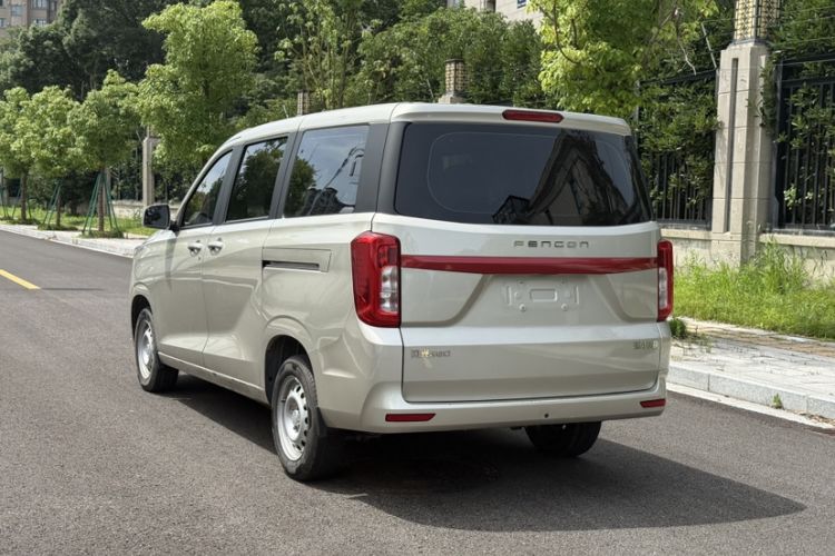 Used Dongfeng Fengon 380 2022 1.5L Standard Edition 7-Seater Passenger Vehicle Exterior 3