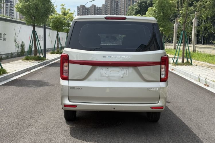 Used Dongfeng Fengon 380 2022 1.5L Standard Edition 7-Seater Passenger Vehicle Exterior 4