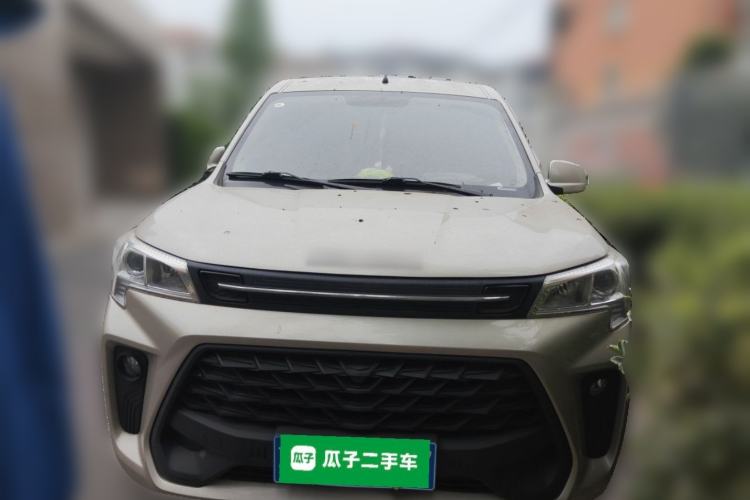 Used Dongfeng Fengon 380 2022 1.5L Comfort-Class Passenger Vehicle (Steel Spring) with 5 Seats Front