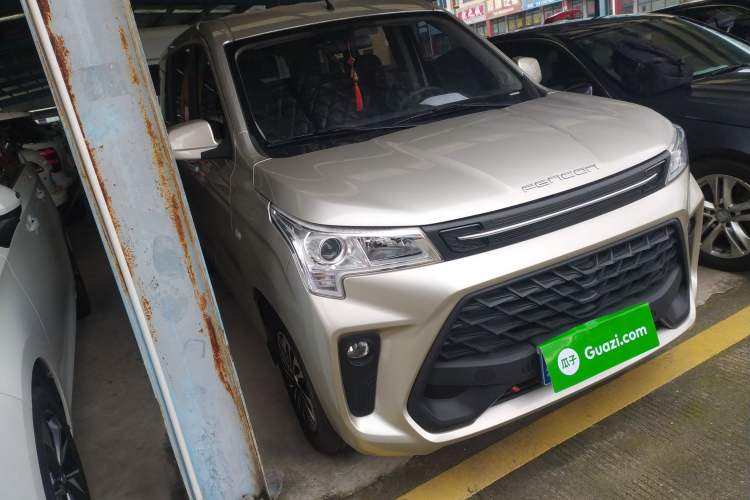 Used Dongfeng Fengon 380 2022 1.5L Comfort-Class Passenger Vehicle (Steel Spring) with 7 Seats Front Right 45 Deg