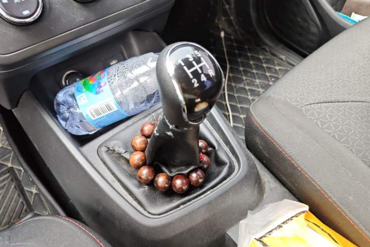 Used Dongfeng Fengon 380 2022 1.5L Comfort-Class Passenger Vehicle (Steel Spring) with 7 Seats Gear Lever