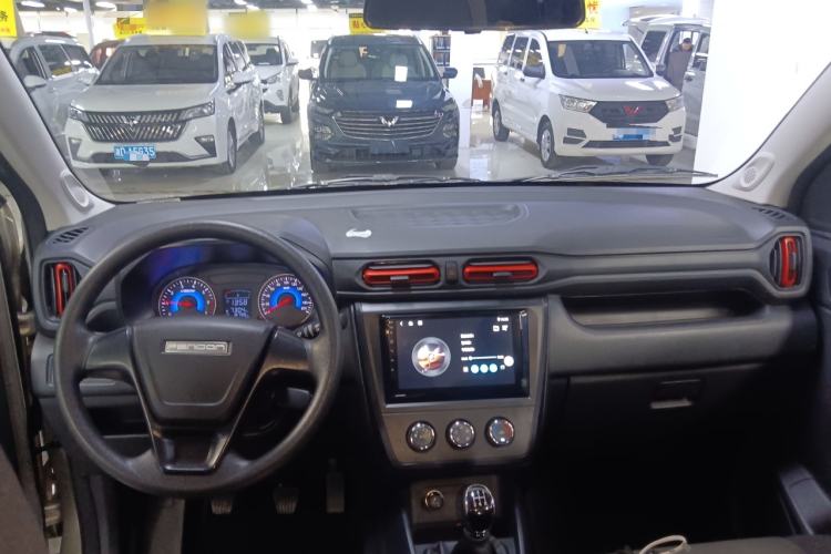 Used Dongfeng Fengon 380 2022 1.5L Standard Edition 7-Seater Passenger Vehicle Interior 2