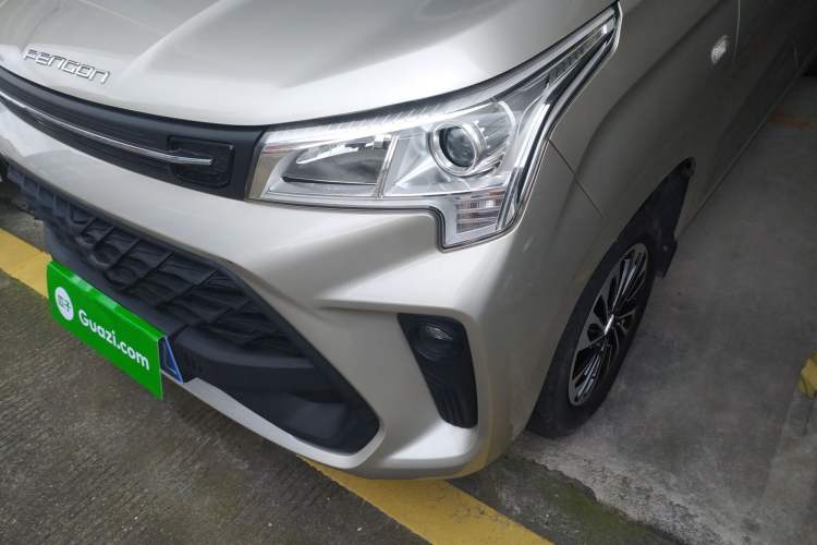 Used Dongfeng Fengon 380 2022 1.5L Comfort-Class Passenger Vehicle (Steel Spring) with 7 Seats Left Front Headlight