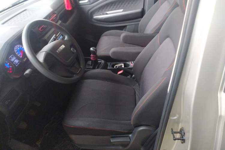 Used Dongfeng Fengon 380 2022 1.5L Comfort-Class Passenger Vehicle (Steel Spring) with 7 Seats Left Front Seat