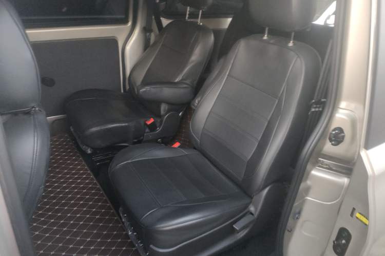Used Dongfeng Fengon 380 2022 1.5L Comfort-Class Passenger Vehicle (Steel Spring) with 7 Seats Left Rear Seat