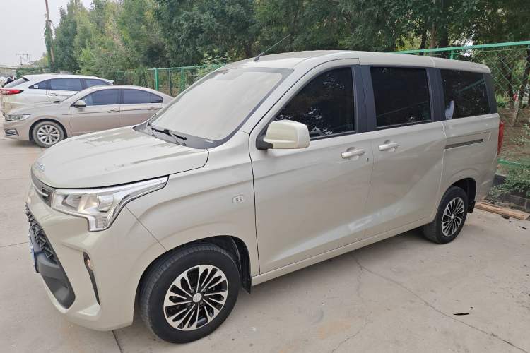 Used Dongfeng Fengon 380 2022 1.5L Comfort-Class Passenger Vehicle (Steel Spring) with 7 Seats Left Side