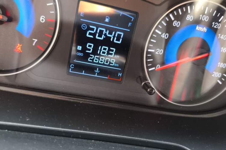 Used Dongfeng Fengon 380 2022 1.5L Comfort-Class Passenger Vehicle (Spiral Spring) – 7 Seats Odometer Close Up
