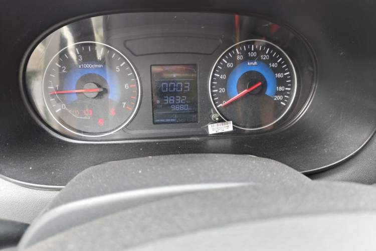 Used Dongfeng Fengon 380 2022 1.5L Comfort-Class Passenger Vehicle (Steel Spring) with 7 Seats Odometer Close Up