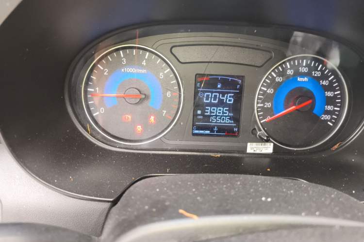 Used Dongfeng Fengon 380 2022 1.5L Comfort-Class Passenger Vehicle (Spiral Spring) – 7 Seats Odometer Close Up