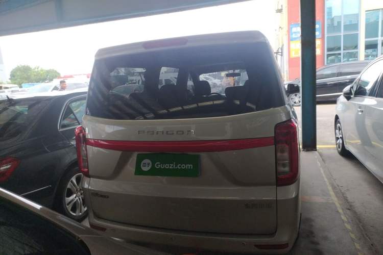 Used Dongfeng Fengon 380 2022 1.5L Comfort-Class Passenger Vehicle (Steel Spring) with 7 Seats Rear