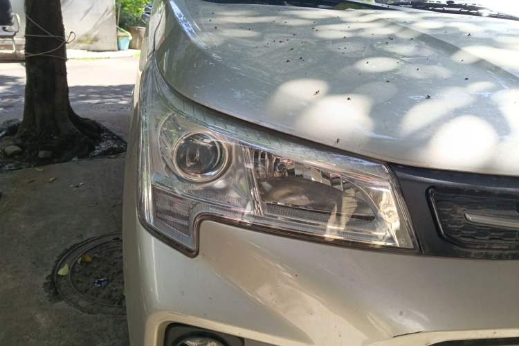 Used Dongfeng Fengon 380 2022 1.5L Standard Edition 7-Seater Passenger Vehicle Right Front Headlight