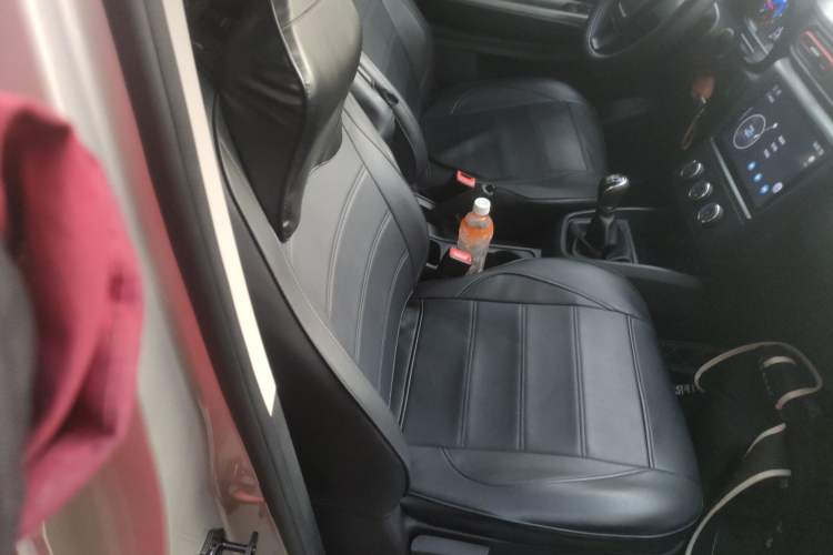 Used Dongfeng Fengon 380 2022 1.5L Comfort-Class Passenger Vehicle (Steel Spring) with 7 Seats Right Front Seat