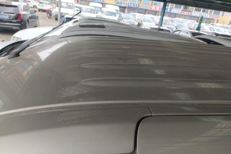 Used Dongfeng Fengon 380 2022 1.5L Comfort-Class Passenger Vehicle (Steel Spring) with 7 Seats Roof