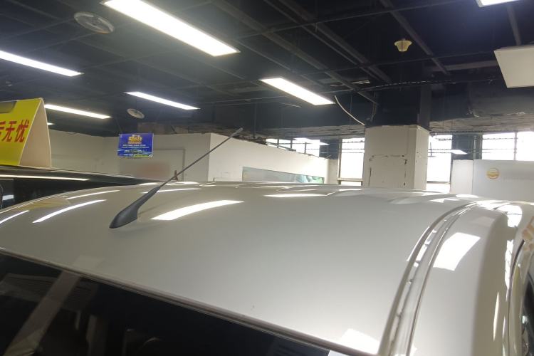 Used Dongfeng Fengon 380 2022 1.5L Standard Edition 7-Seater Passenger Vehicle Roof