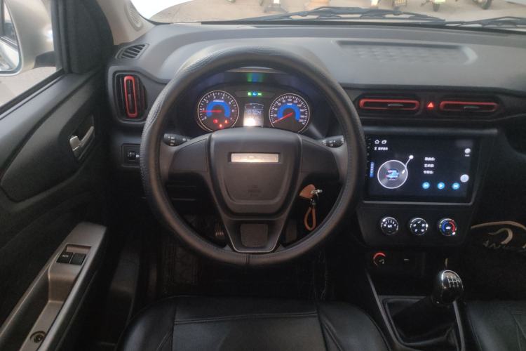 Used Dongfeng Fengon 380 2022 1.5L Comfort-Class Passenger Vehicle (Steel Spring) with 7 Seats Steering Wheel