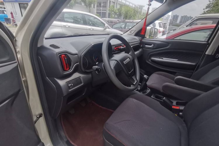 Used Dongfeng Fengon 380 2022 1.5L Comfort-Class Passenger Vehicle (Steel Spring) with 7 Seats Steering Wheel