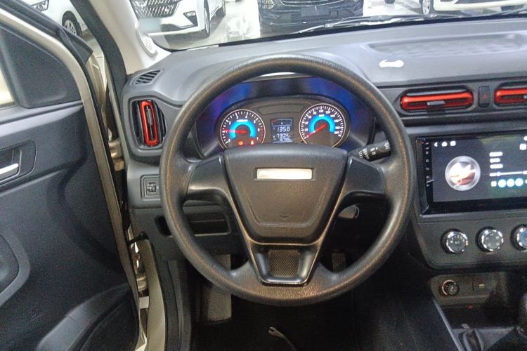 Used Dongfeng Fengon 380 2022 1.5L Standard Edition 7-Seater Passenger Vehicle Steering Wheel