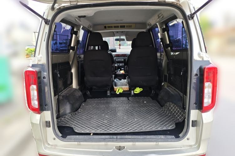 Used Dongfeng Fengon 380 2022 1.5L Comfort-Class Passenger Vehicle (Steel Spring) with 7 Seats Trunk