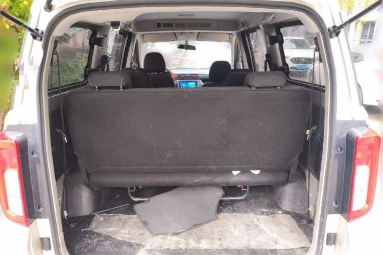 Used Dongfeng Fengon 380 2022 1.5L Comfort-Class Passenger Vehicle (Spiral Spring) – 7 Seats Trunk