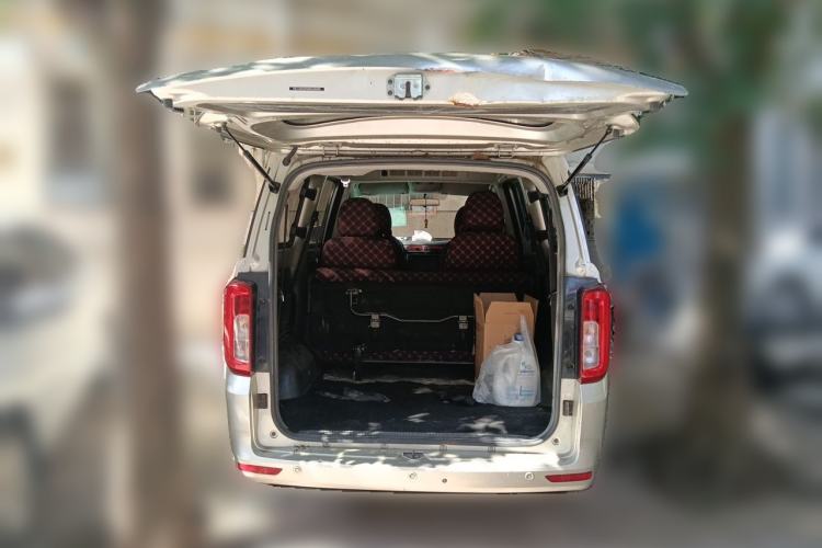 Used Dongfeng Fengon 380 2022 1.5L Standard Edition 7-Seater Passenger Vehicle Trunk