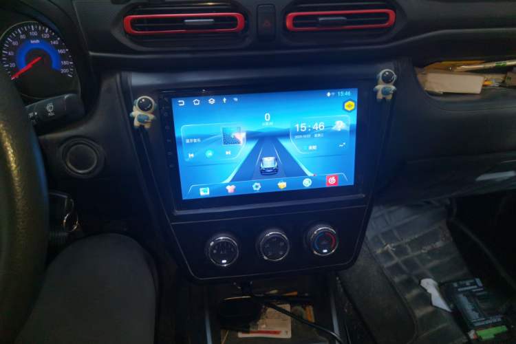 Used Dongfeng Fengon 380 2022 1.5L Comfort-Class Passenger Vehicle (Steel Spring) with 8 Seats Audio And AC Panel