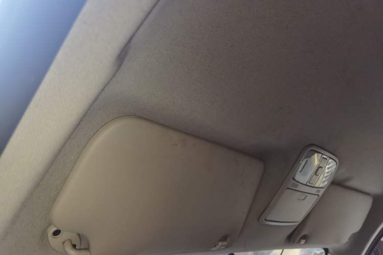 Used Dongfeng Fengon 380 2022 1.5L Comfort-Class Passenger Vehicle (Steel Spring) with 8 Seats Headliner