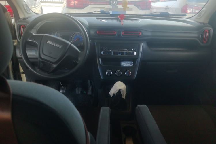Used Dongfeng Fengon 380 2022 1.5L Luxury Edition Passenger Vehicle 5 Seats Center Console