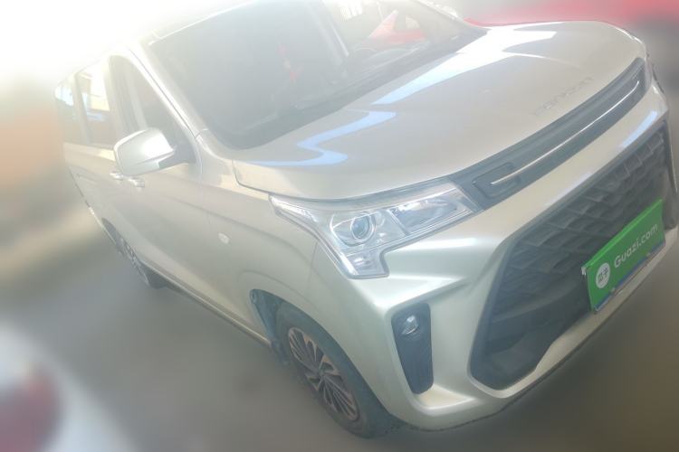 Used Dongfeng Fengon 380 2022 1.5L Luxury Edition Passenger Vehicle 5 Seats Front Right 45 Deg