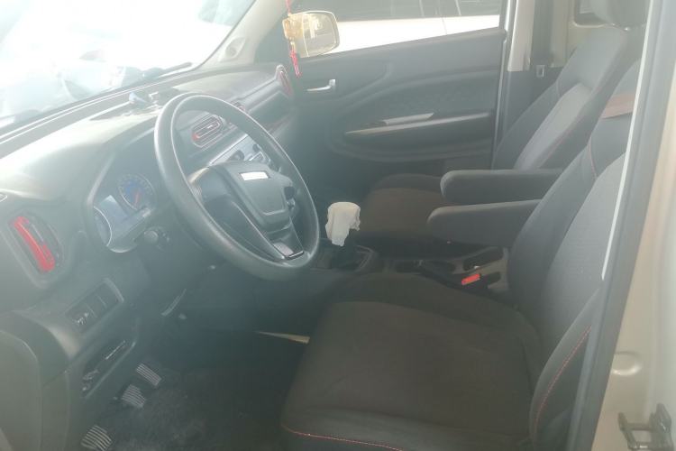 Used Dongfeng Fengon 380 2022 1.5L Luxury Edition Passenger Vehicle 5 Seats Left Front Seat