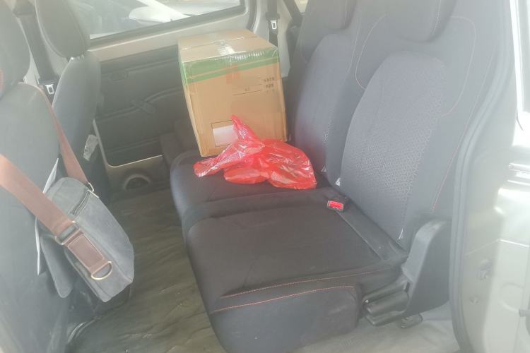 Used Dongfeng Fengon 380 2022 1.5L Luxury Edition Passenger Vehicle 5 Seats Left Rear Seat