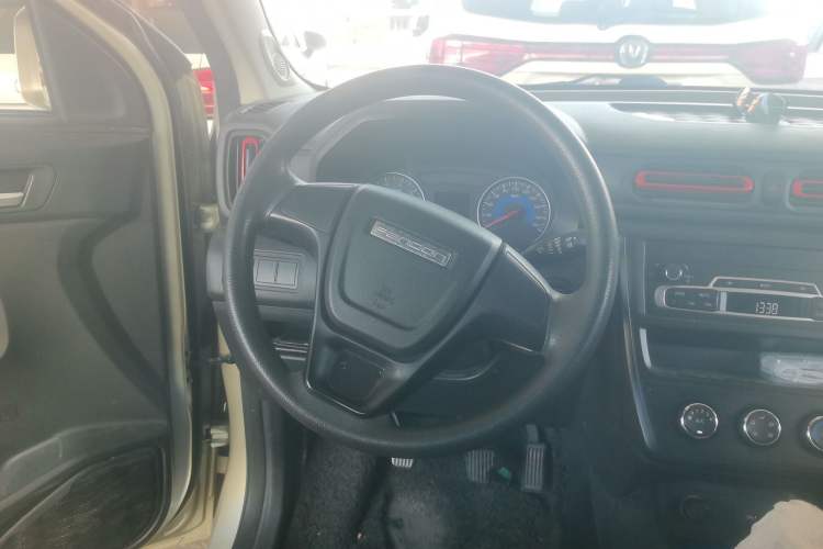 Used Dongfeng Fengon 380 2022 1.5L Luxury Edition Passenger Vehicle 5 Seats Steering Wheel
