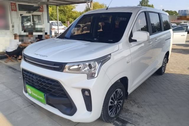 Ojetý Dongfeng Fengon 380 2022 1.5L Comfort-Class Passenger Vehicle (Steel Spring) with 5 Seats