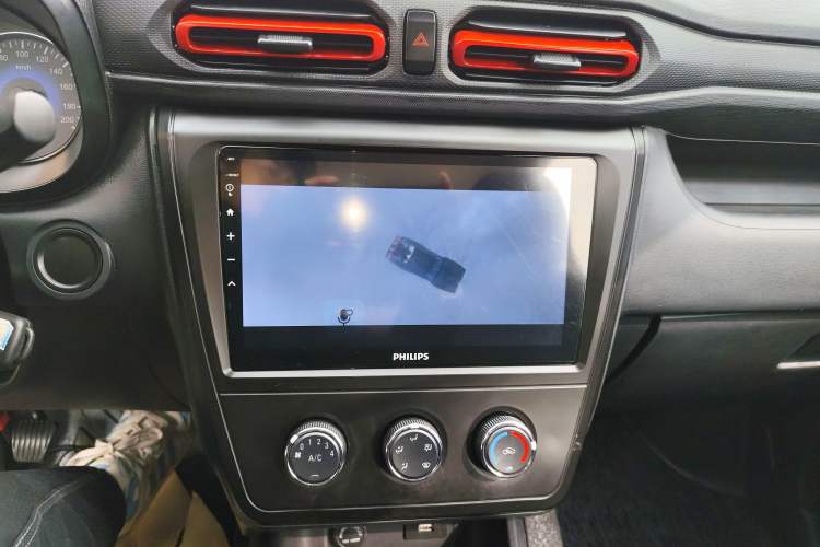Used Dongfeng Fengon 380 2022 1.5L Standard Edition 7-Seater Passenger Vehicle Audio And AC Panel