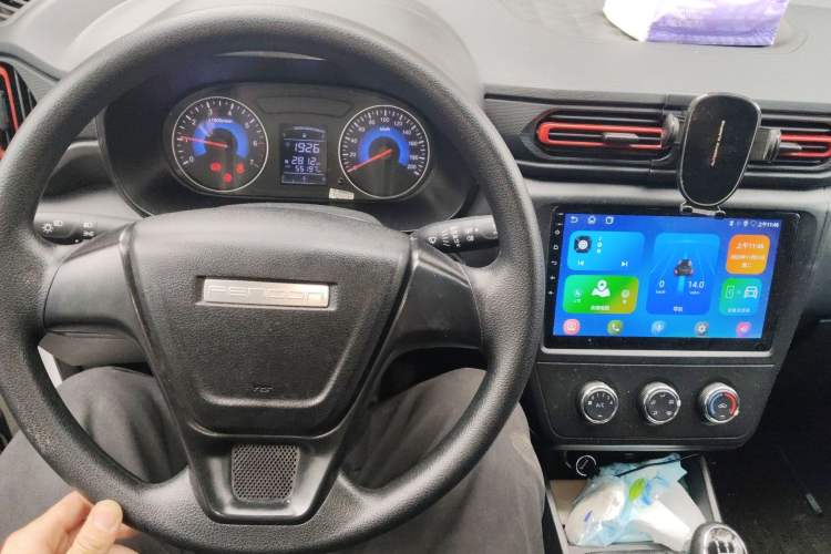 Used Dongfeng Fengon 380 2022 1.5L Standard Edition 7-Seater Passenger Vehicle Audio And AC Panel