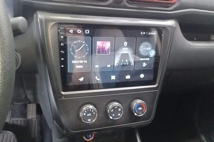 Used Dongfeng Fengon 380 2022 1.5L Standard Edition 7-Seater Passenger Vehicle Audio And AC Panel
