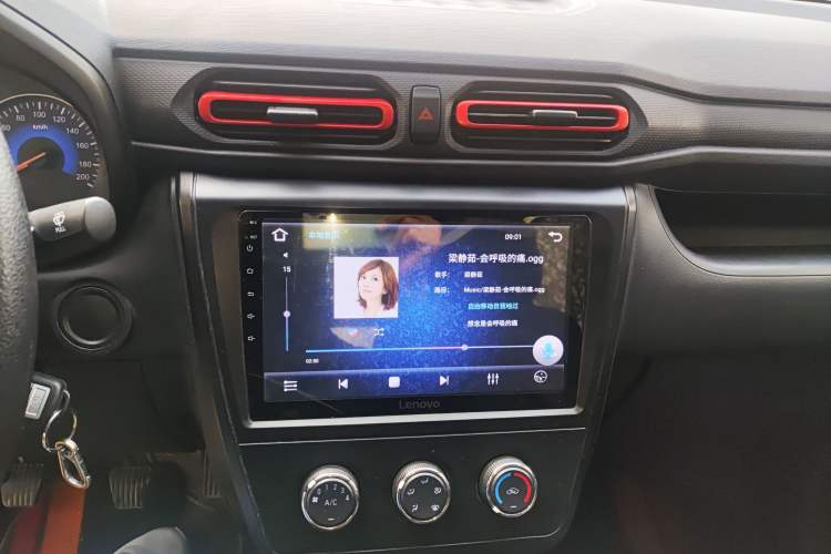Used Dongfeng Fengon 380 2022 1.5L Standard Edition 7-Seater Passenger Vehicle Audio And AC Panel