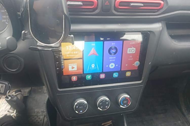 Used Dongfeng Fengon 380 2022 1.5L Standard Edition 7-Seater Passenger Vehicle Audio And AC Panel