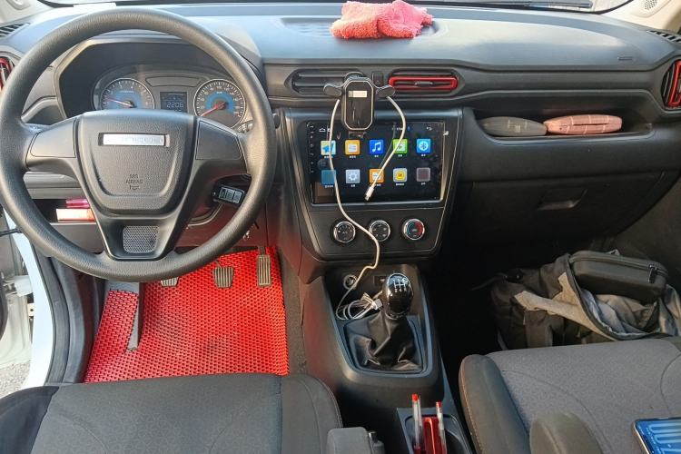 Used Dongfeng Fengon 380 2022 1.5L Comfort-Class Passenger Vehicle (Steel Spring) with 7 Seats Center Console