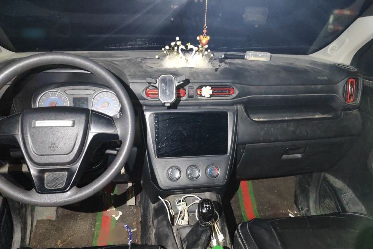 Used Dongfeng Fengon 380 2022 1.5L Comfort-Class Passenger Vehicle (Steel Spring) with 7 Seats Center Console