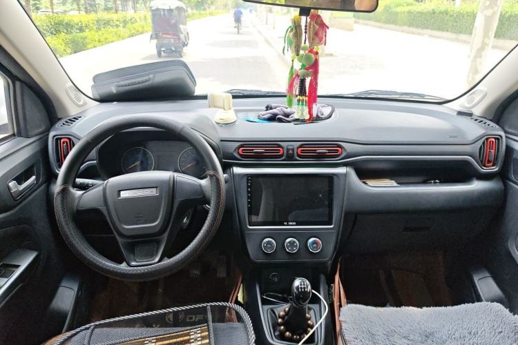 Used Dongfeng Fengon 380 2022 1.5L Comfort-Class Passenger Vehicle (Steel Spring) with 7 Seats Center Console