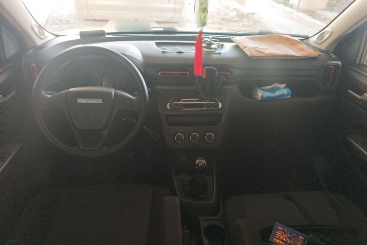 Used Dongfeng Fengon 380 2022 1.5L Comfort-Class Passenger Vehicle (Steel Spring) with 7 Seats Center Console