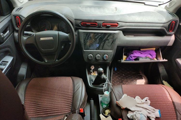 Used Dongfeng Fengon 380 2022 1.5L Comfort-Class Passenger Vehicle (Steel Spring) with 7 Seats Center Console