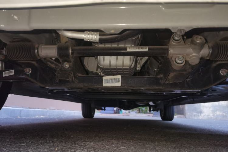 Used Dongfeng Fengon 380 2022 1.5L Comfort-Class Passenger Vehicle (Steel Spring) with 7 Seats Chassis Front
