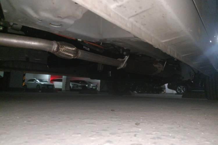 Used Dongfeng Fengon 380 2022 1.5L Comfort-Class Passenger Vehicle (Spiral Spring) – 7 Seats Chassis Front Left
