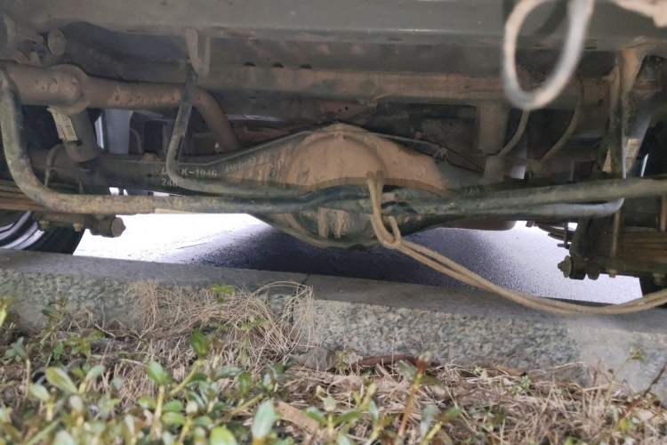 Used Dongfeng Fengon 380 2022 1.5L Standard Edition 7-Seater Passenger Vehicle Chassis Rear