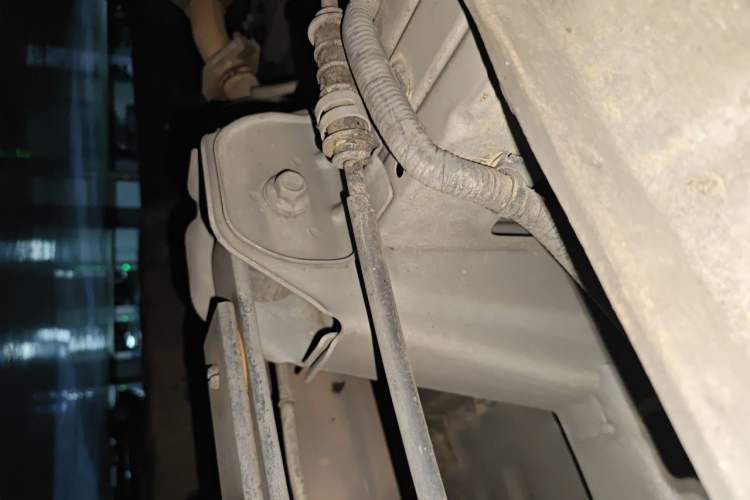Used Dongfeng Fengon 380 2022 1.5L Comfort-Class Passenger Vehicle (Steel Spring) with 7 Seats Chassis Rear Left