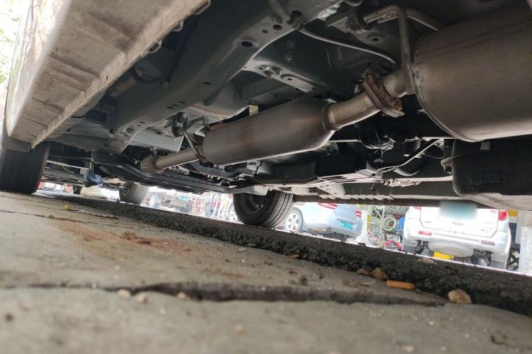 Used Dongfeng Fengon 380 2022 1.5L Comfort-Class Passenger Vehicle (Steel Spring) with 7 Seats Chassis Rear Left