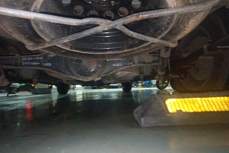 Used Dongfeng Fengon 380 2022 1.5L Comfort-Class Passenger Vehicle (Steel Spring) with 5 Seats Chassis Rear